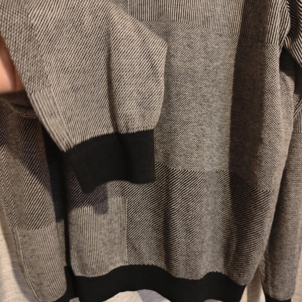 Paul Frederick Sweater‎ - Picture 3 of 8